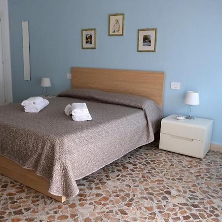 Sole & Luna Guest House Бари Екстериор снимка