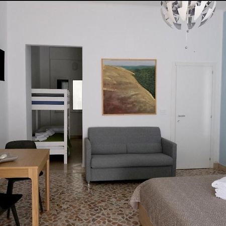 Sole & Luna Guest House Бари Екстериор снимка